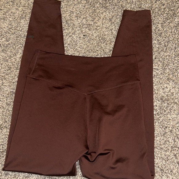 New Nike full- length leggings red- Medium - Picture 4 of 6